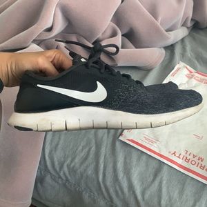 Used Nike flex run sneakers